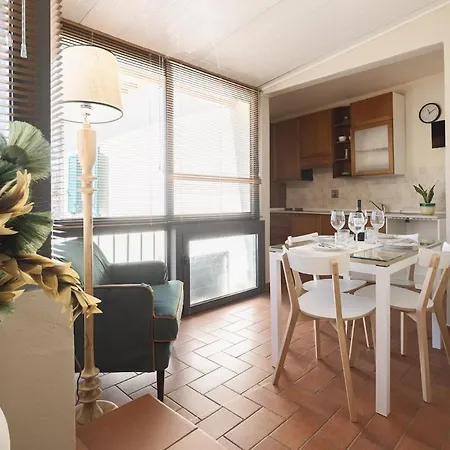 Corno - Ultimo Piano Con Ascensore Apartman